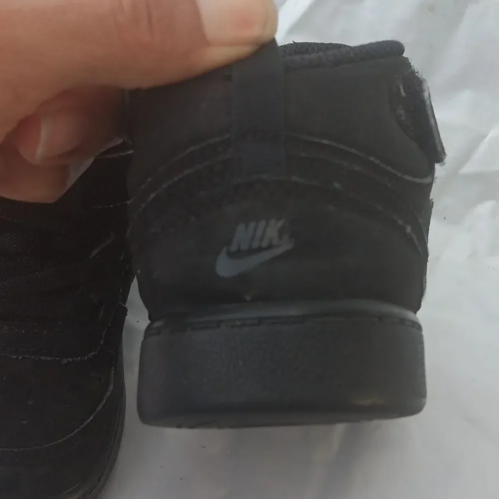 Nike Court Borough Black High-Top Sneakers with Velcro Closure Baby Size 7